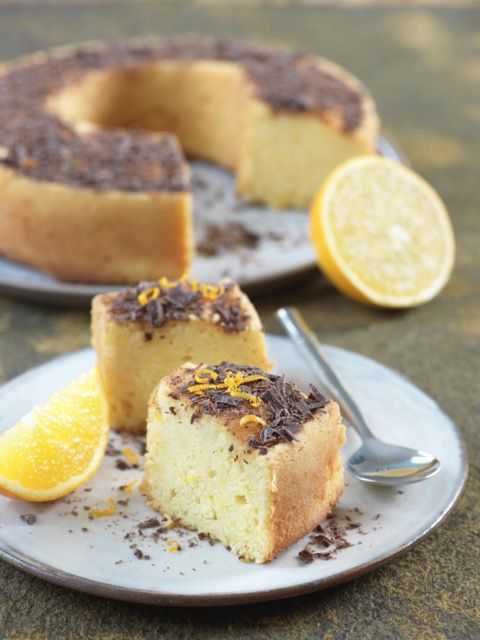Gâteau de semoule à l’orange et au chocolat Gâteau de semoule à l’orange et au chocolat
