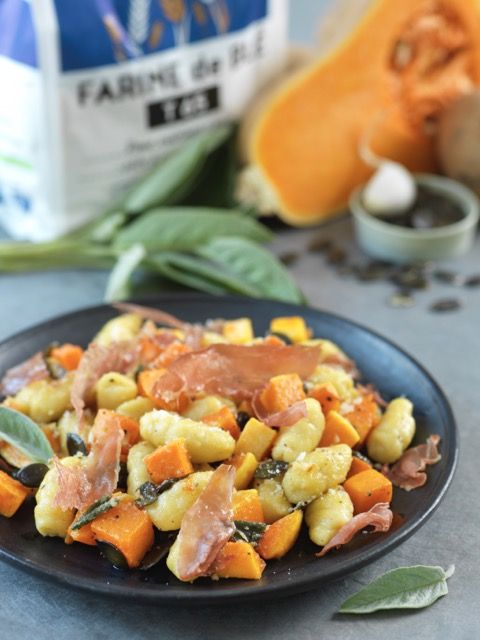 Gnocchis à la butternut rôtie, beurre de sauge et jambon sec Gnocchis à la butternut rôtie, beurre de sauge et jambon sec