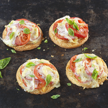 Tartelettes fines à la tomate et au chèvre pélardon Tartelettes fines à la tomate et au chèvre pélardon